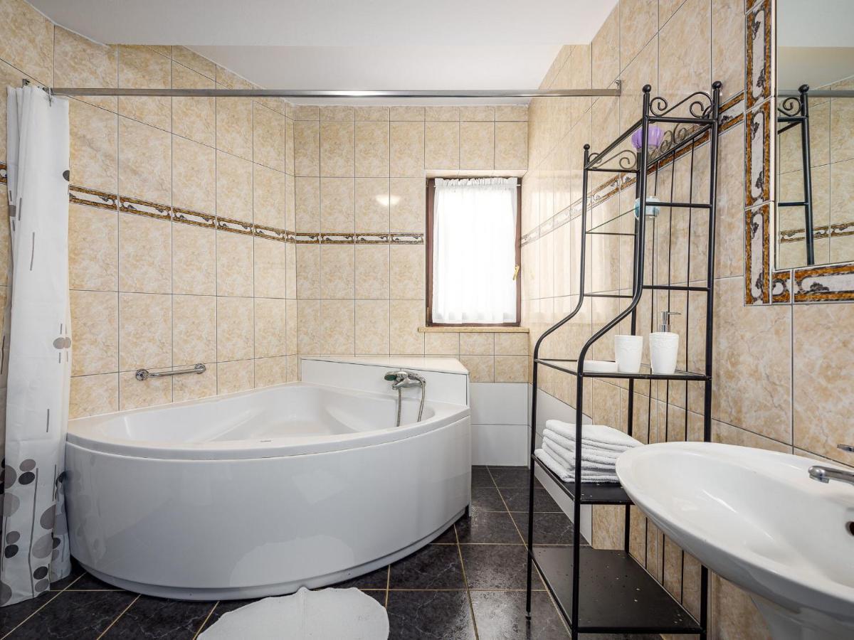 Villa Martimar With Pool And Hot Tub In Istria Rosini Екстер'єр фото
