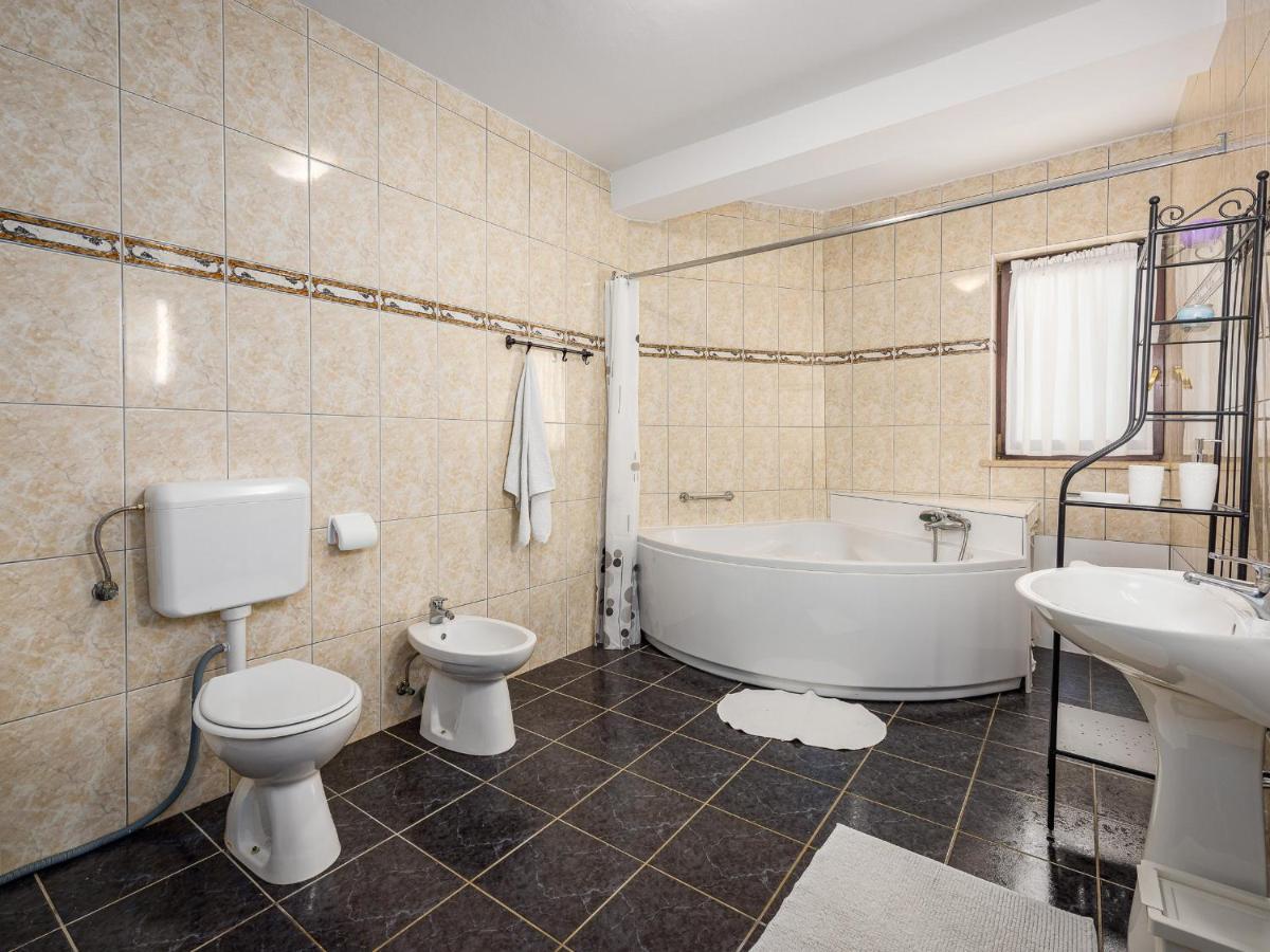 Villa Martimar With Pool And Hot Tub In Istria Rosini Екстер'єр фото